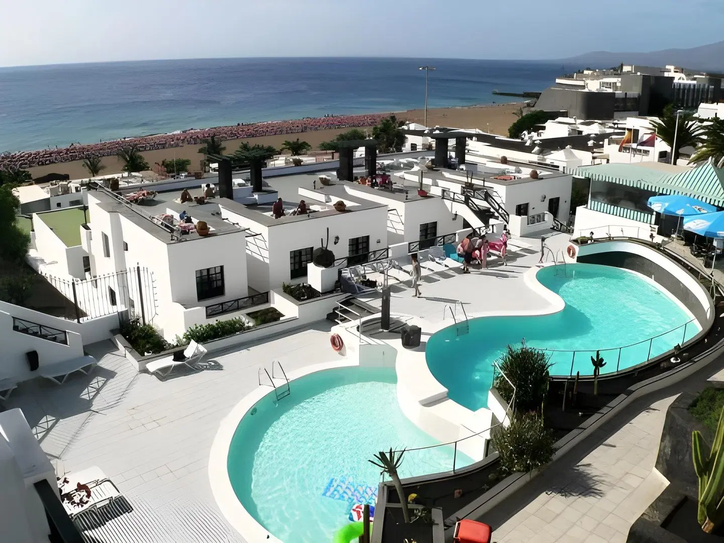 Apartamentos Moraña OUTDOOR_POOL