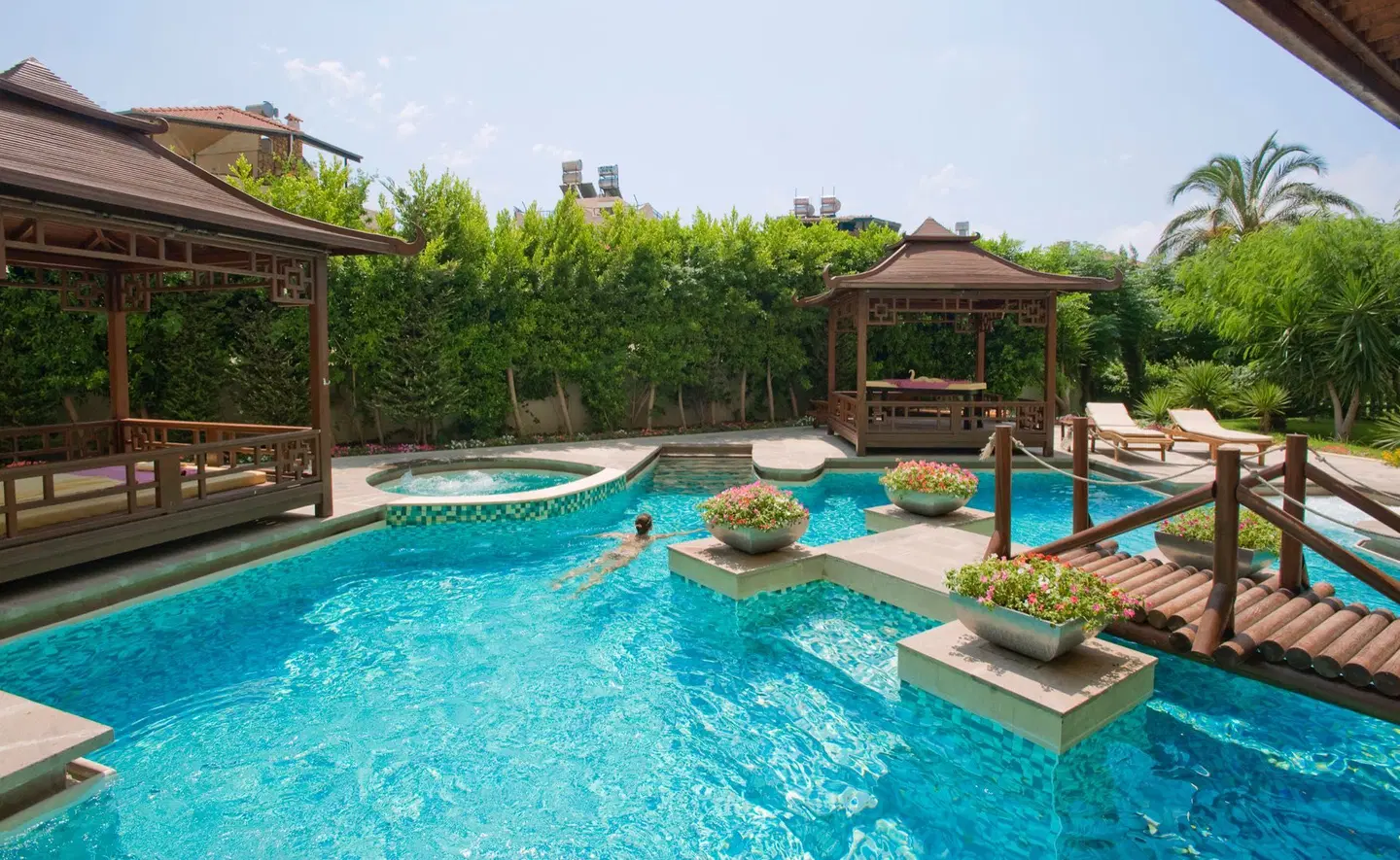 Crystal Admiral Aqua Collection OUTDOOR_POOL