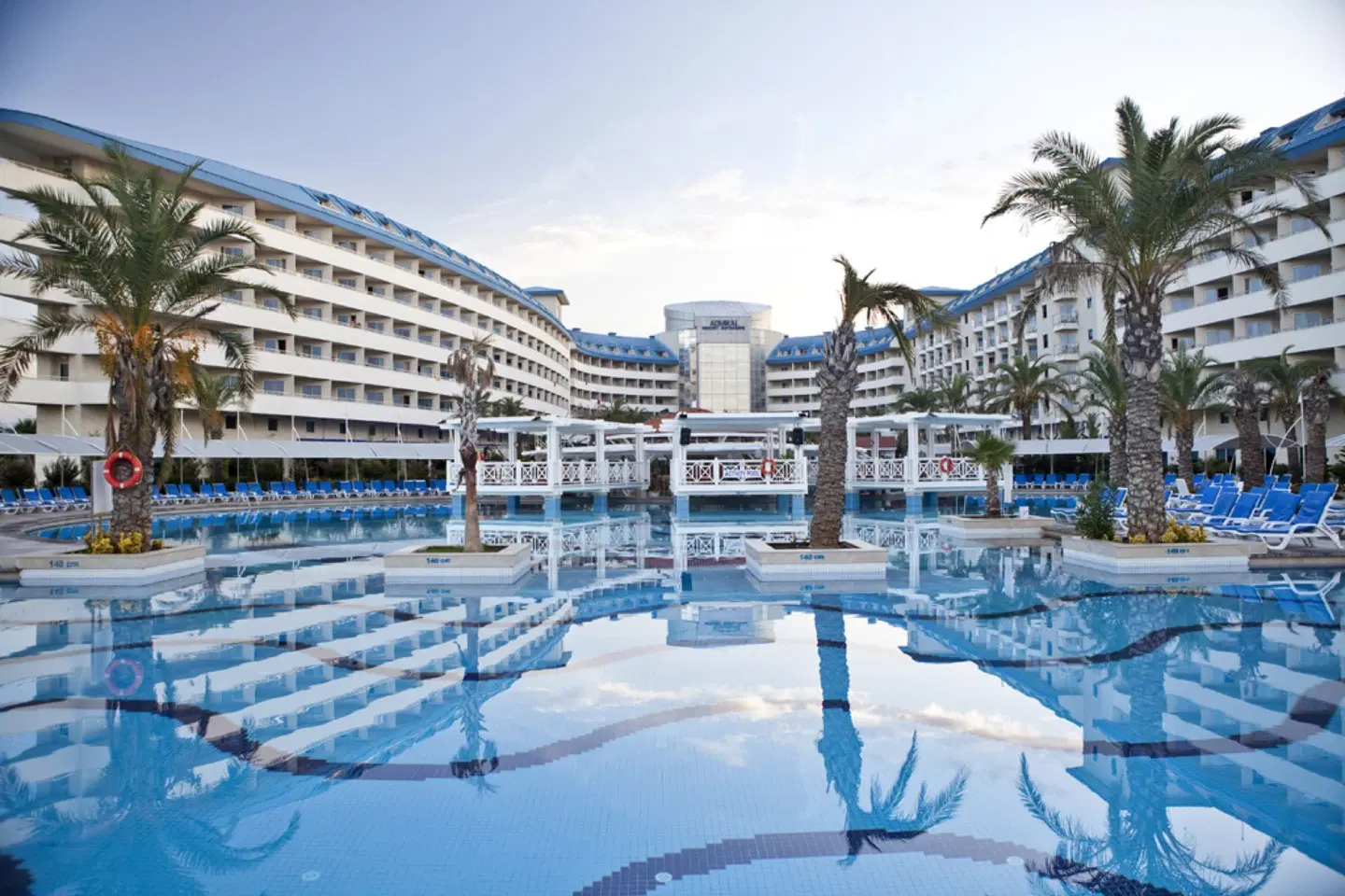 Crystal Admiral Aqua Collection OUTDOOR_POOL