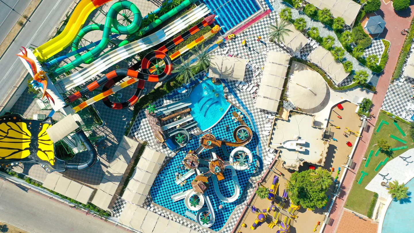 Crystal Admiral Aqua Collection OUTDOOR_POOL