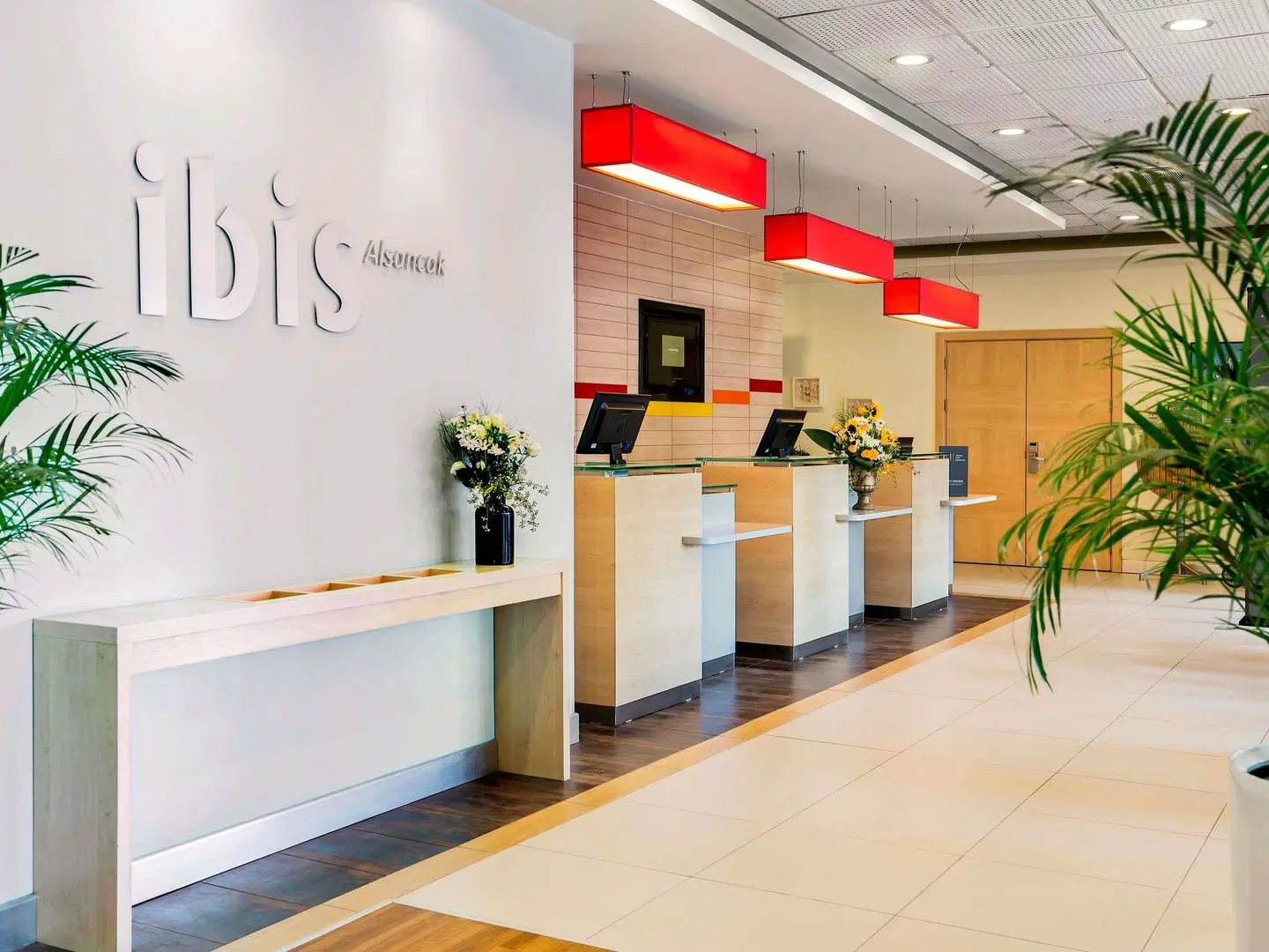 ibis Izmir Alsancak Bar