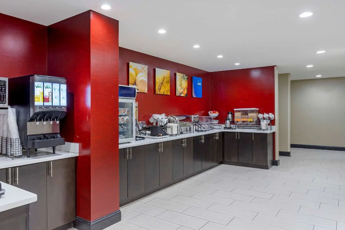 Comfort Inn & Suites near Stadium Restaurant