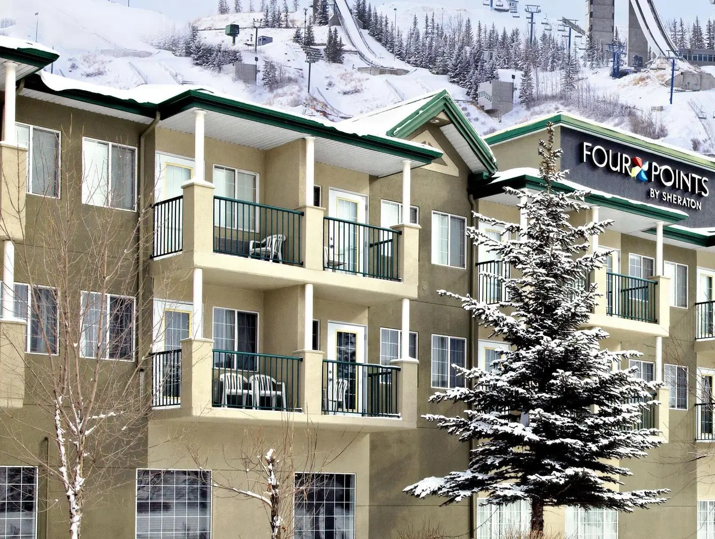 Four Points by Sheraton Hotel & Suites Calgary West EXTERIOR