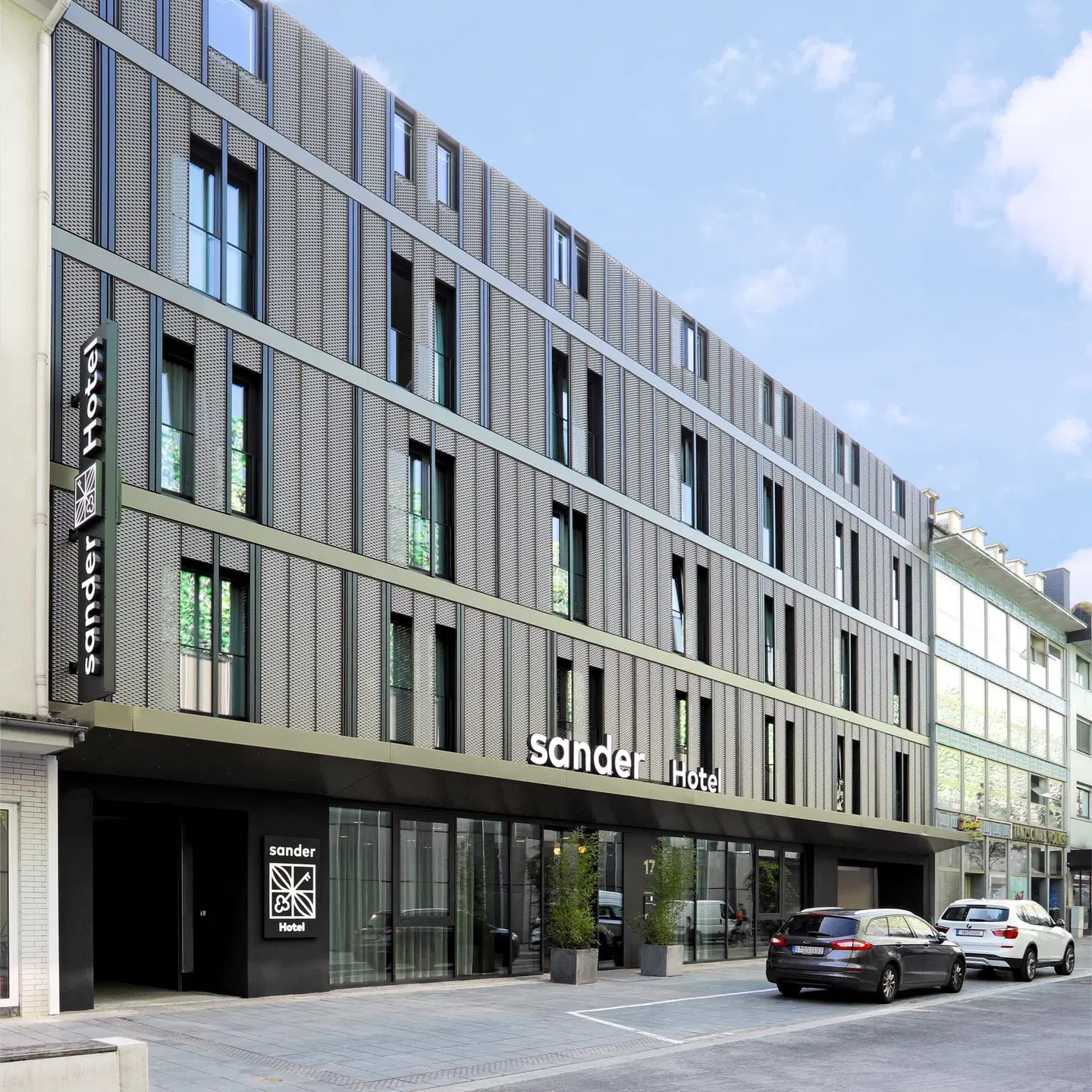 Sander Hotel EXTERIOR