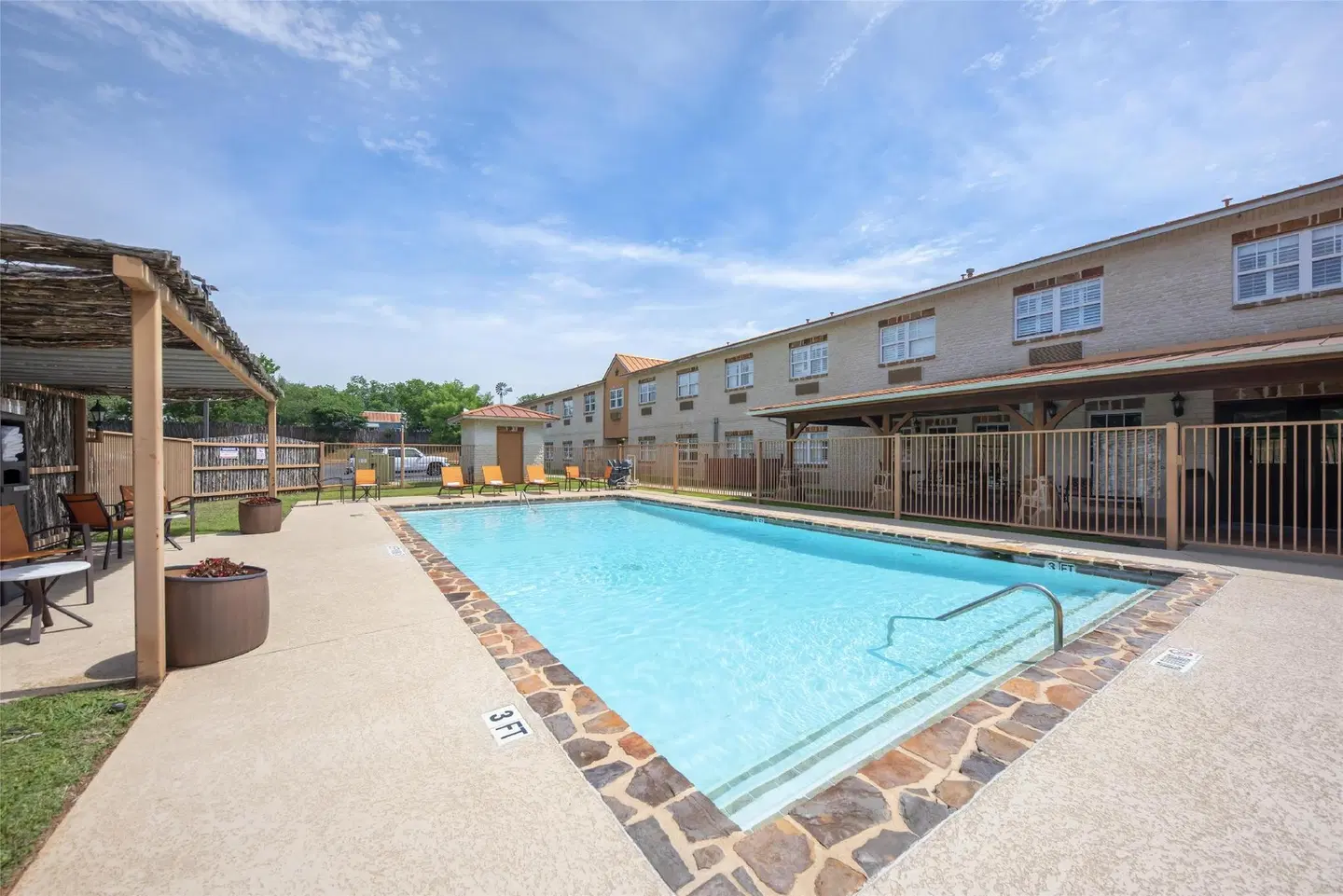 Best Western Plus Fredericksburg OUTDOOR_POOL
