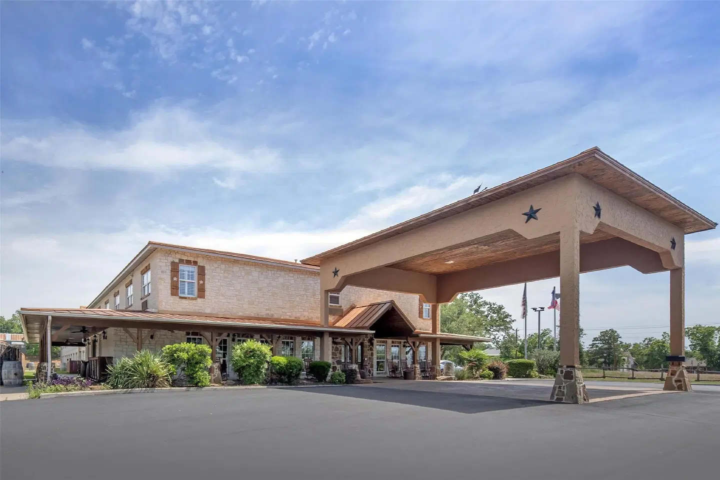 Best Western Plus Fredericksburg EXTERIOR