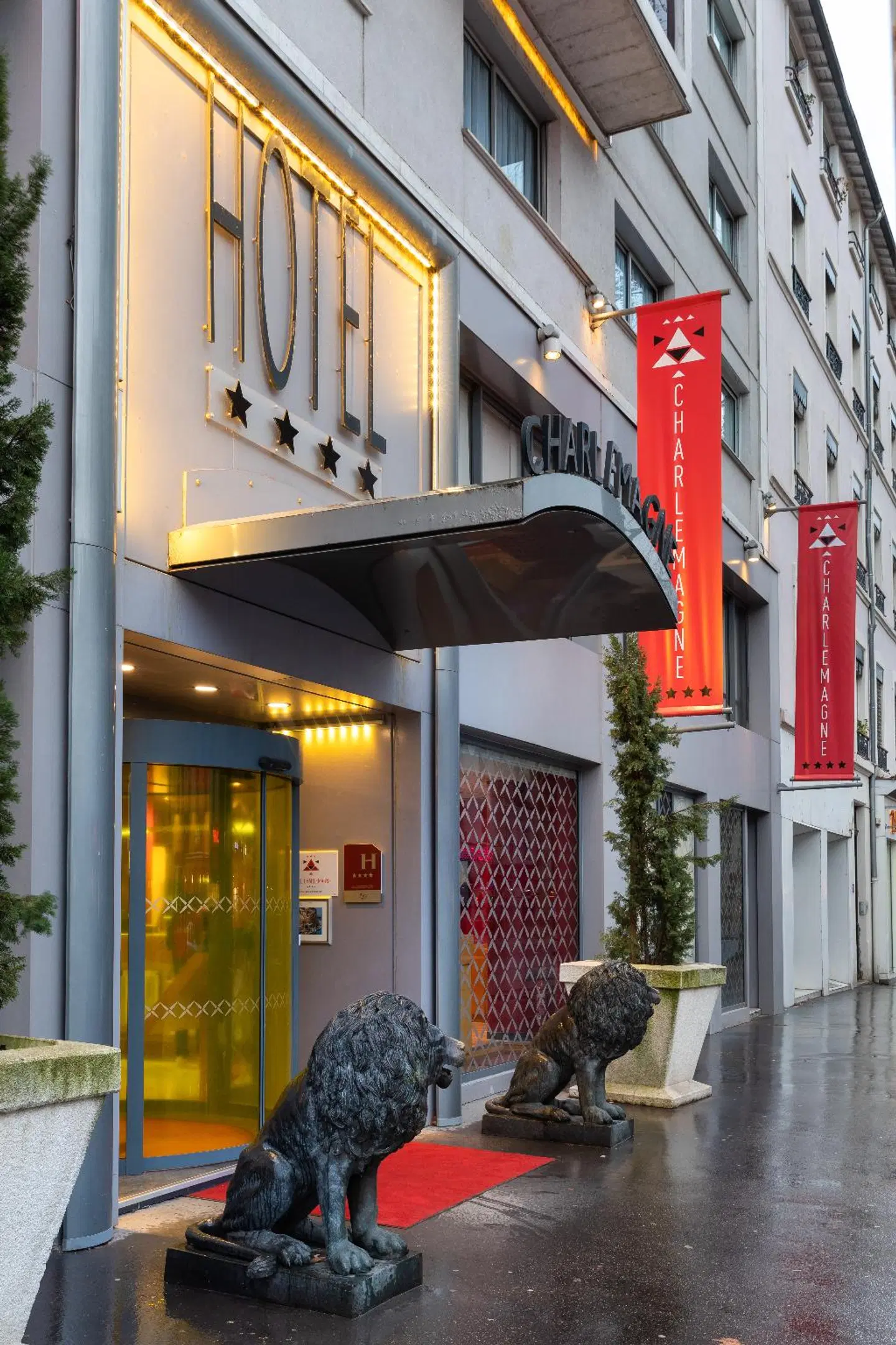 Hotel Charlemagne EXTERIOR