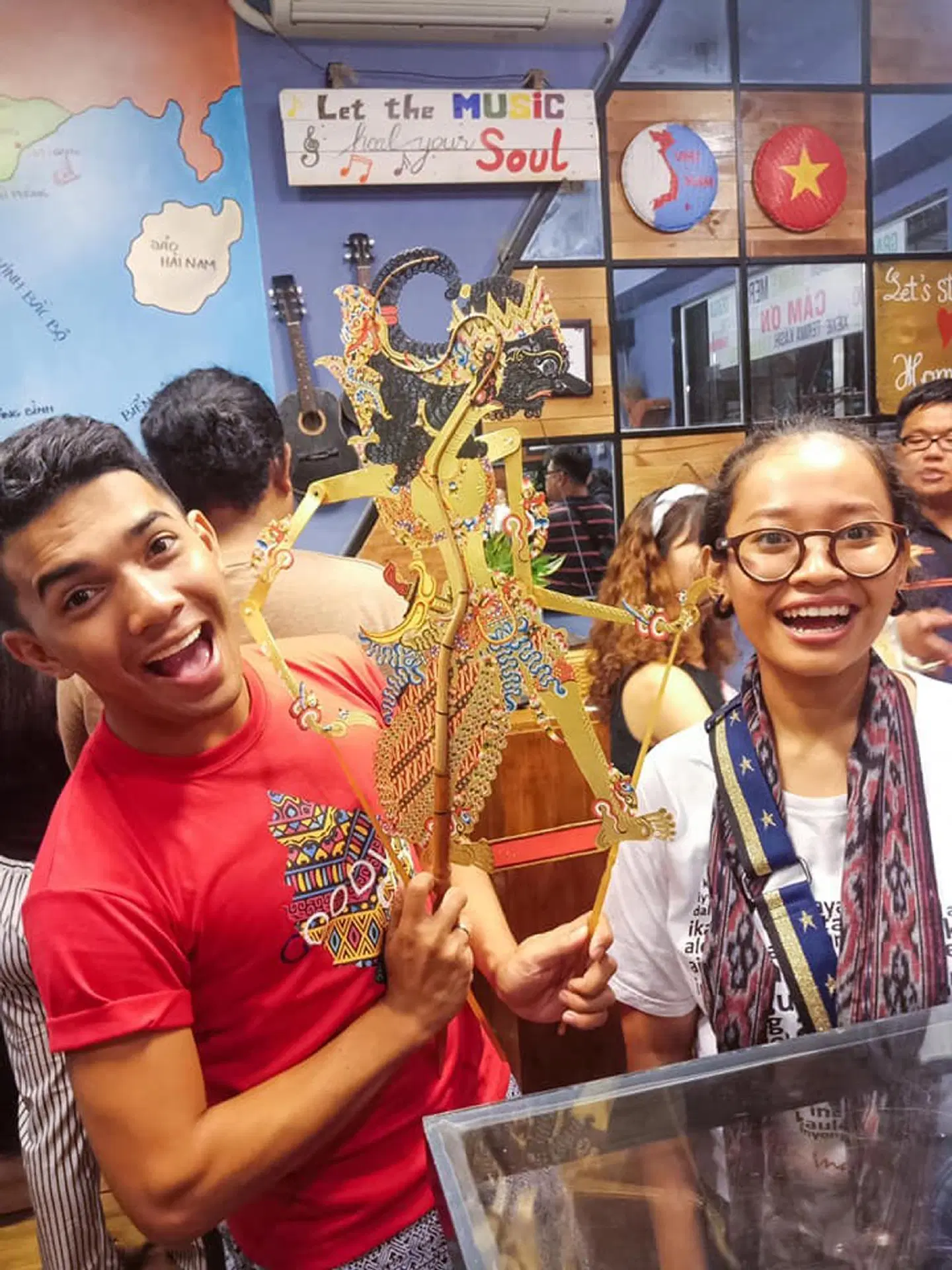 S Phuot Airport Homestay PEOPLE