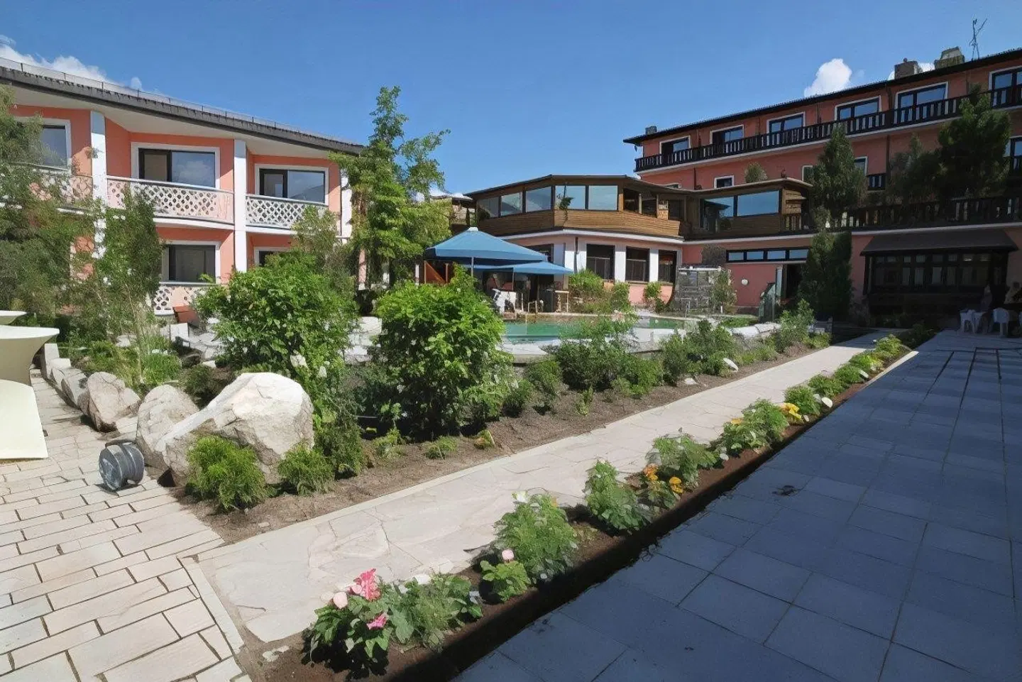 Atlas Grand EXTERIOR