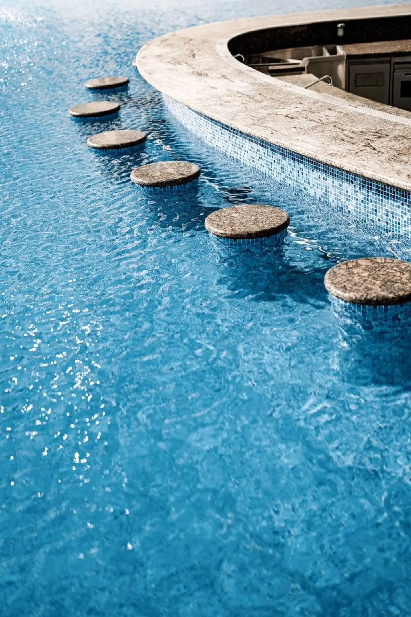 Hilton Dubai Palm Jumeirah OUTDOOR_POOL