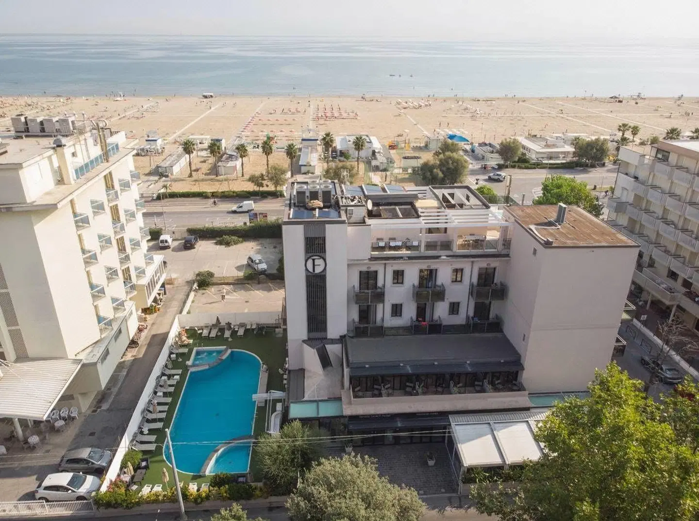 Ferretti Beach Hotel EXTERIOR