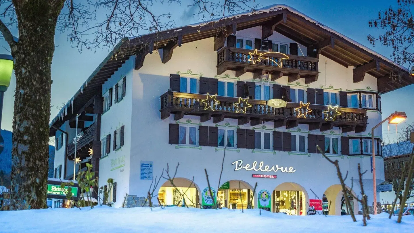 Hotel Bellevue EXTERIOR
