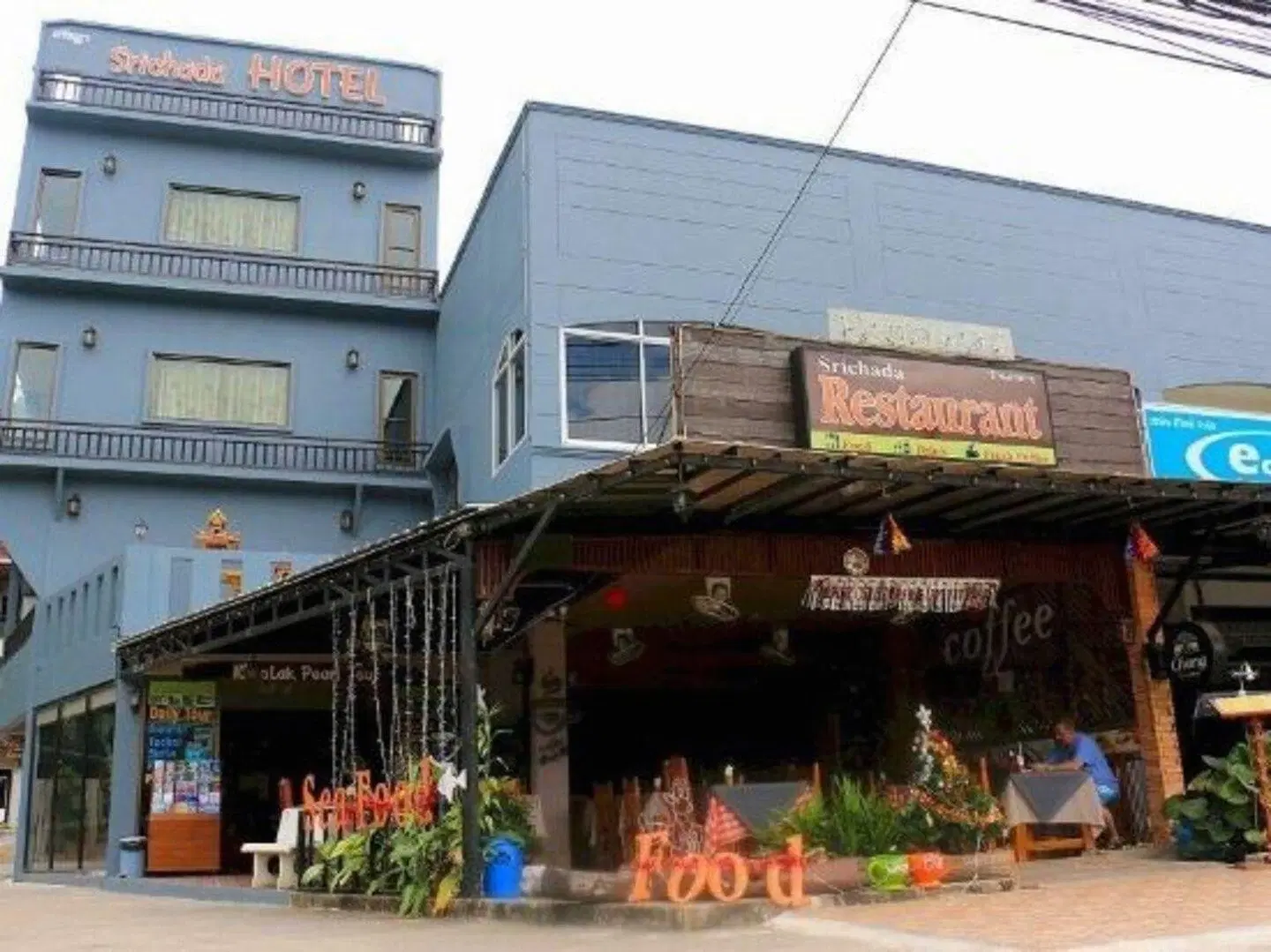 Sri Chada Hotel EXTERIOR