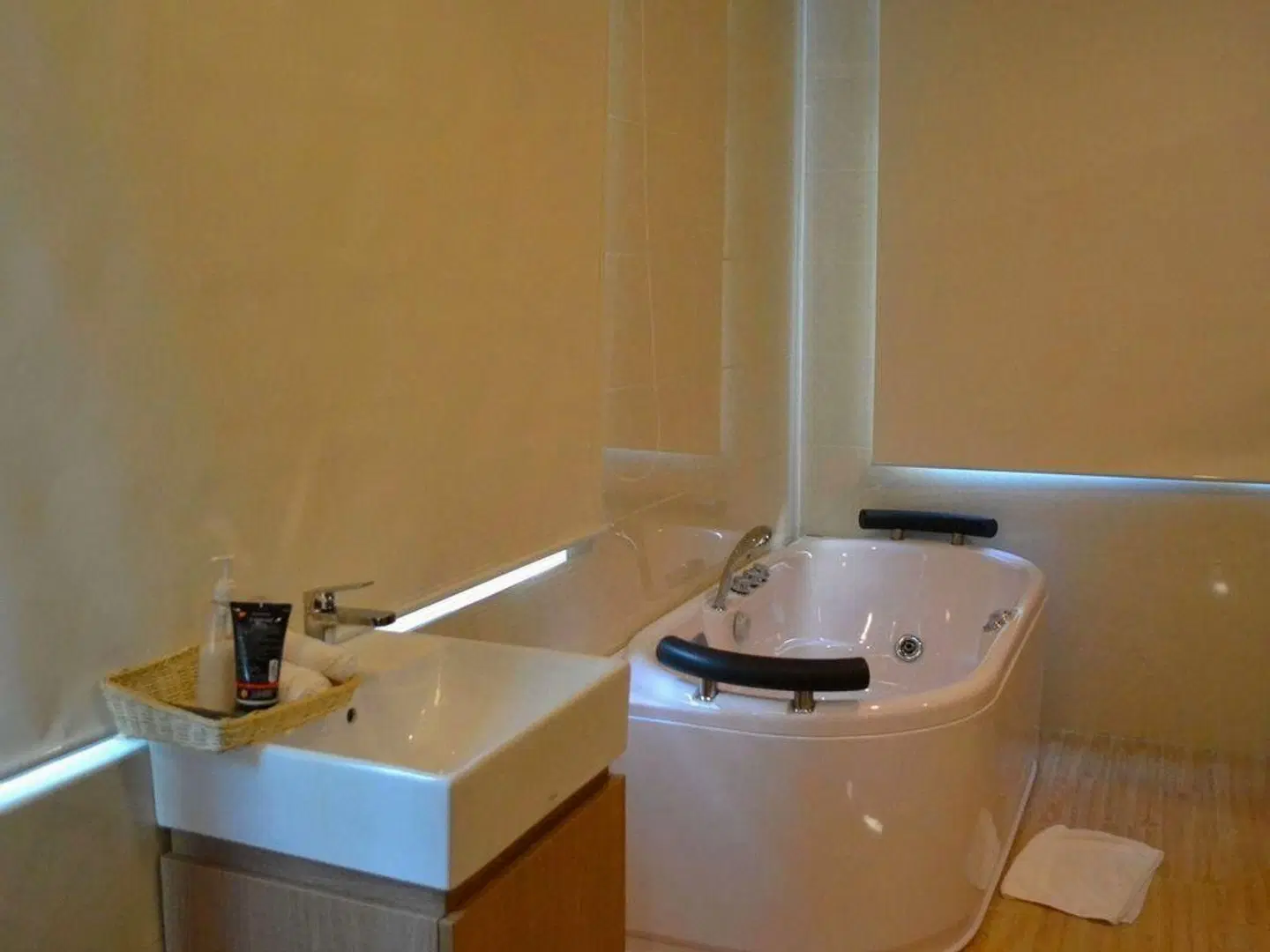 Muong Thanh Saigon Centre Hotel Badezimmer