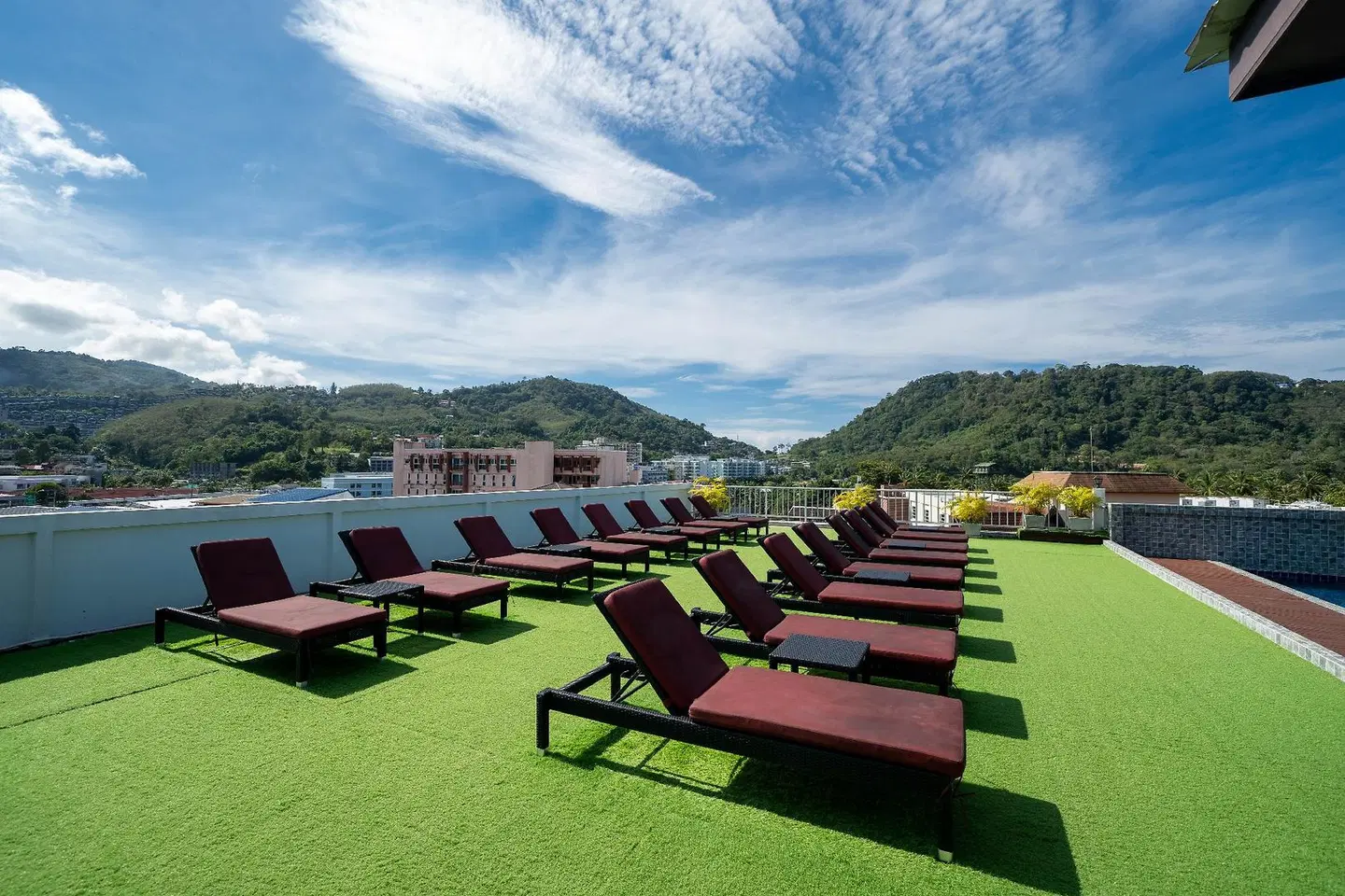 Paripas Patong Resort SPORTS_AND_LEISURE