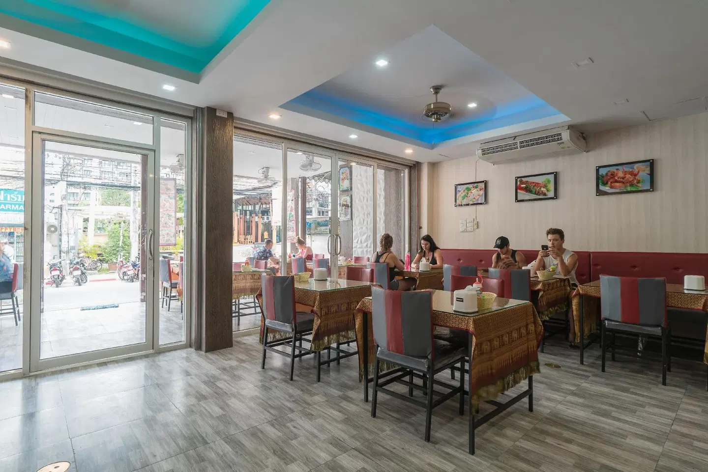 Baan Thai Beach Side Residence Restaurant