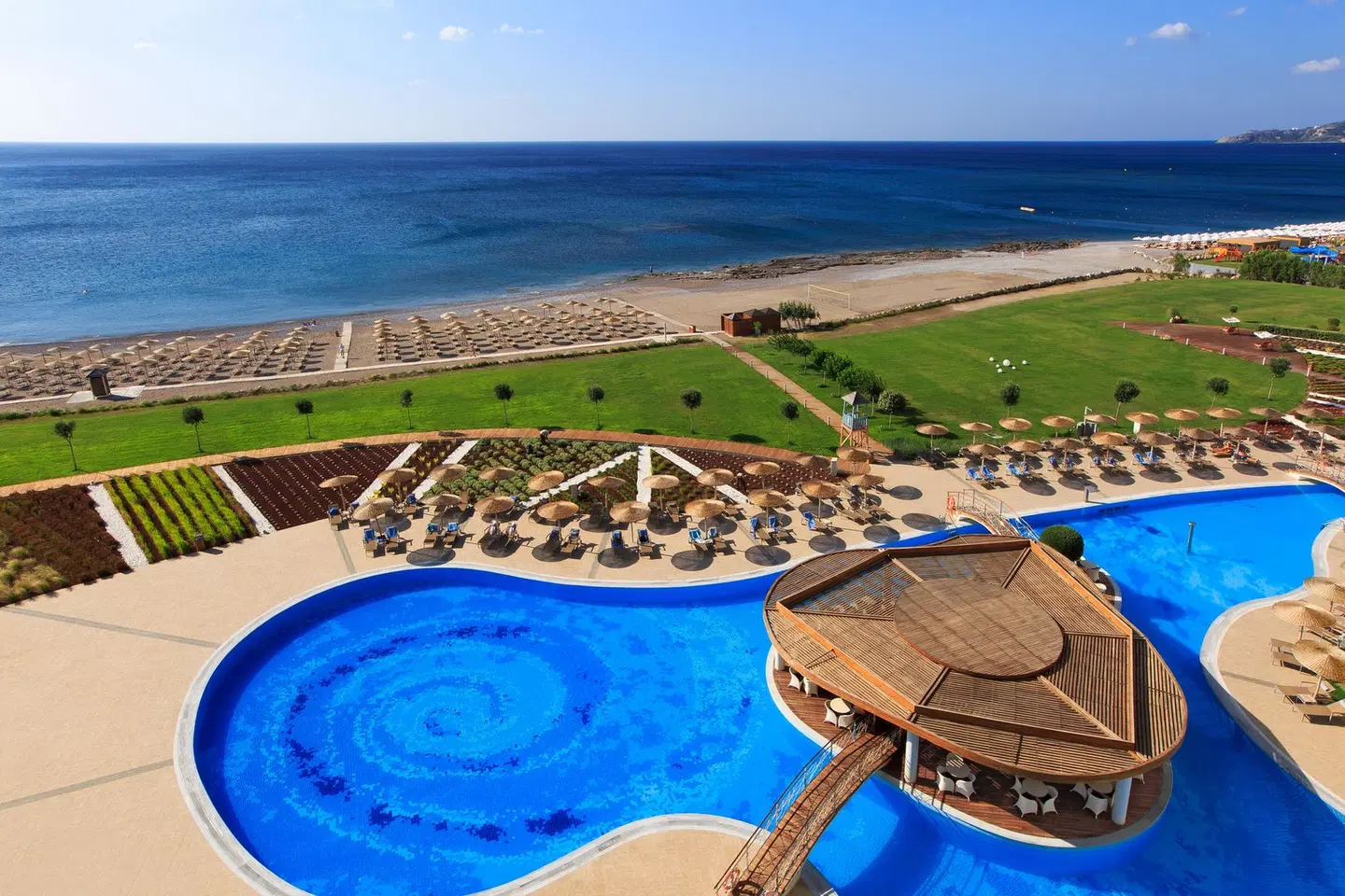 Elysium Resort & Spa OUTDOOR_POOL