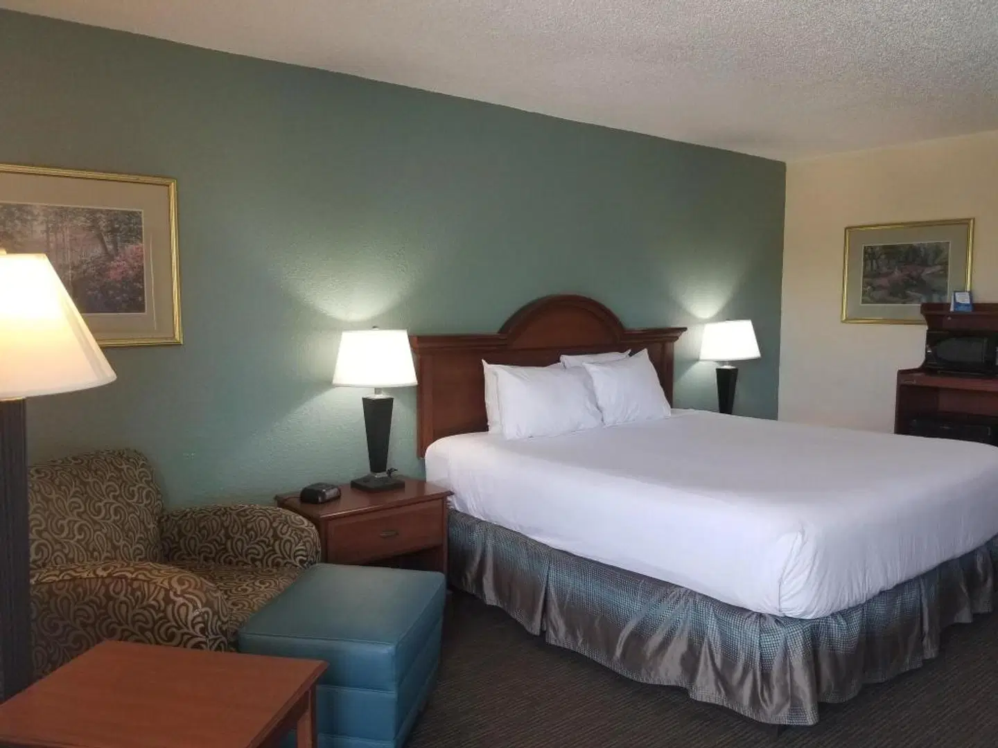 Baymont by Wyndham Sarasota ROOM_EXAMPLE