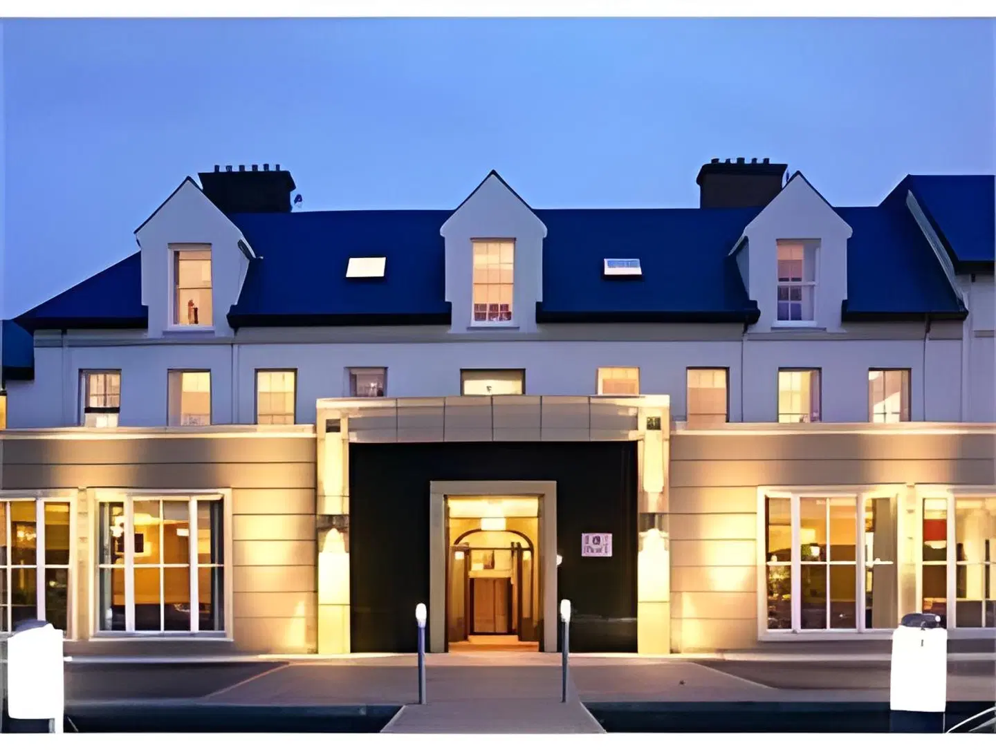 Redcastle Oceanfront, Golf & Spa Hotel EXTERIOR