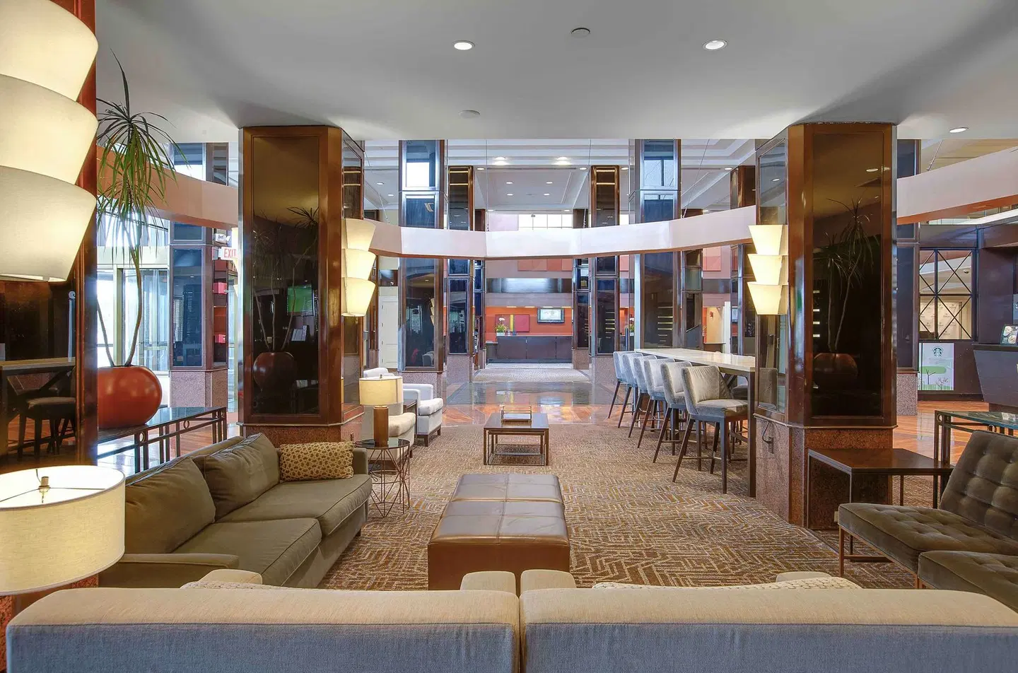 Hilton Newark Airport LOUNGE_LOBBY