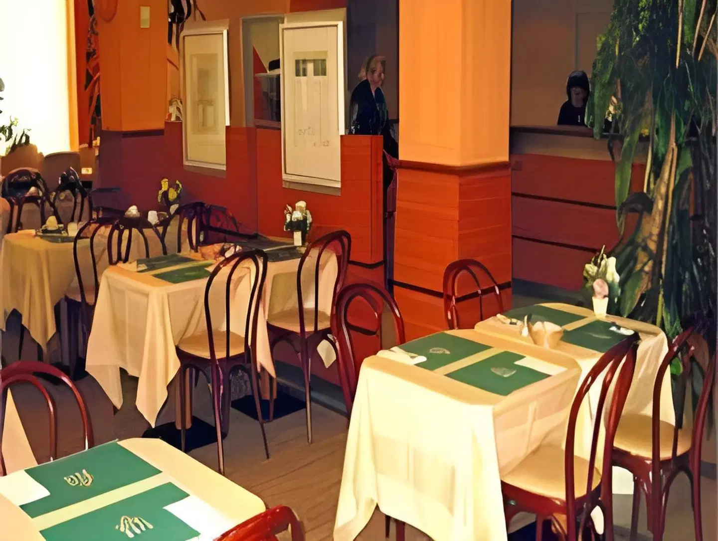Aris Grand Place Hotel Restaurant
