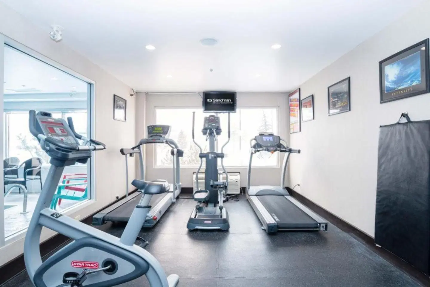 Sandman Hotel & Suites Calgary West SPORTS_AND_LEISURE