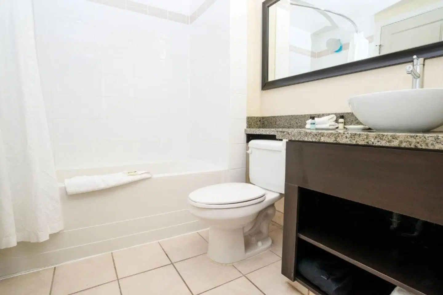 Sandman Hotel & Suites Calgary West Badezimmer