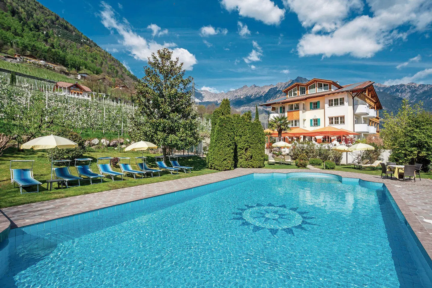 Kristall OUTDOOR_POOL