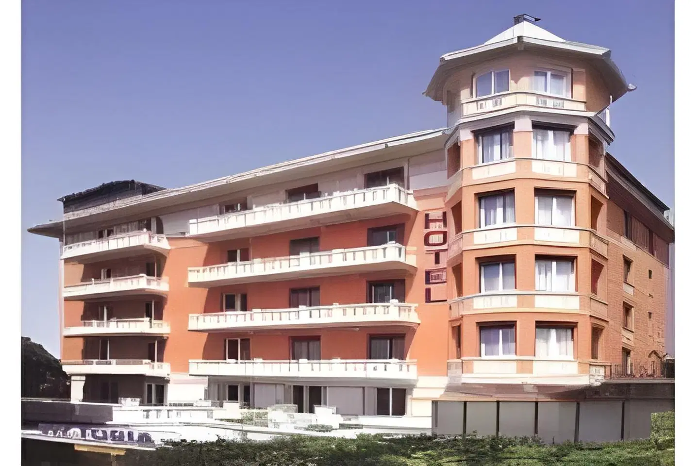 Vittoria EXTERIOR