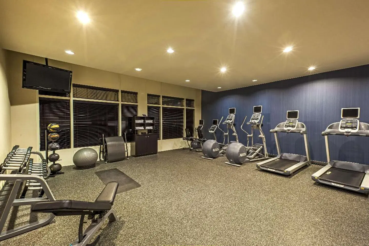 Hampton Inn New York - LaGuardia Airport SPORTS_AND_LEISURE