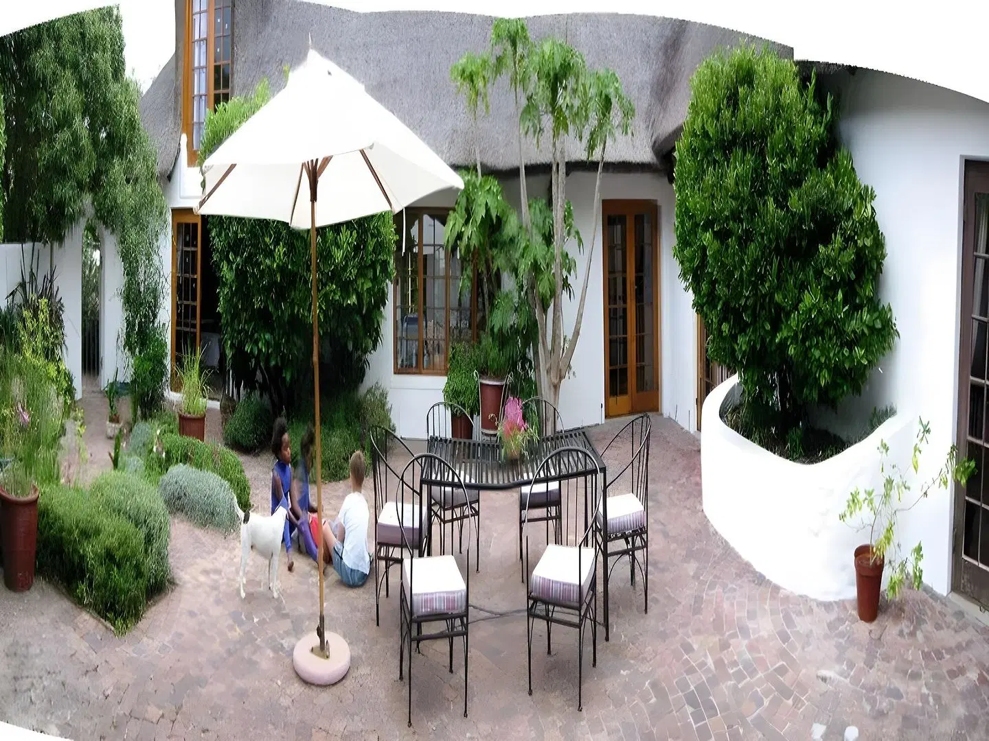 Wild Rose Country Lodge Terrasse