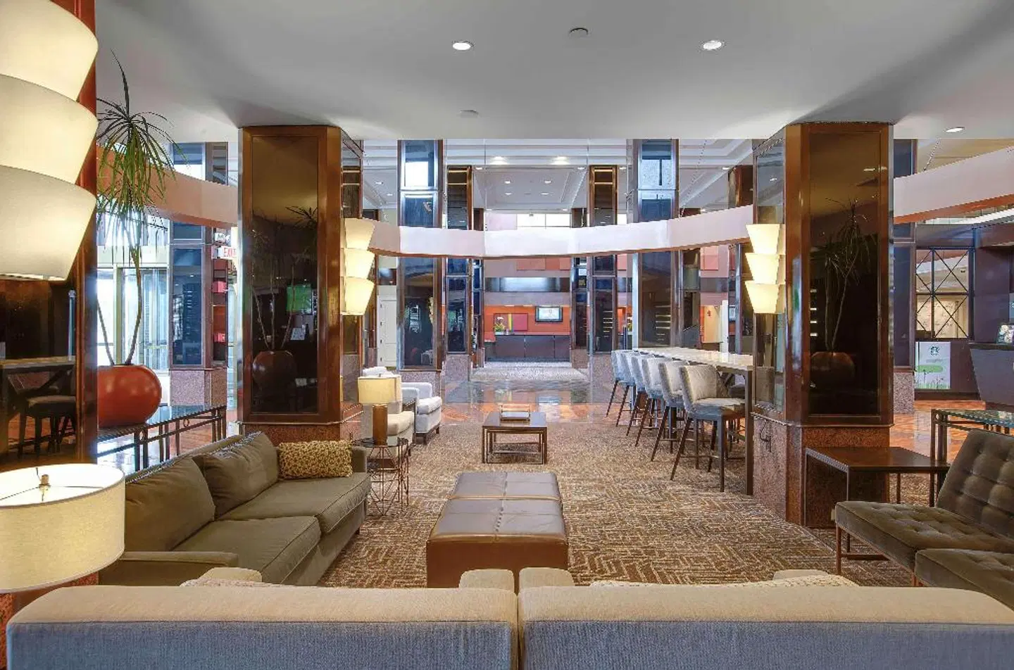 Hilton Newark Airport LOUNGE_LOBBY