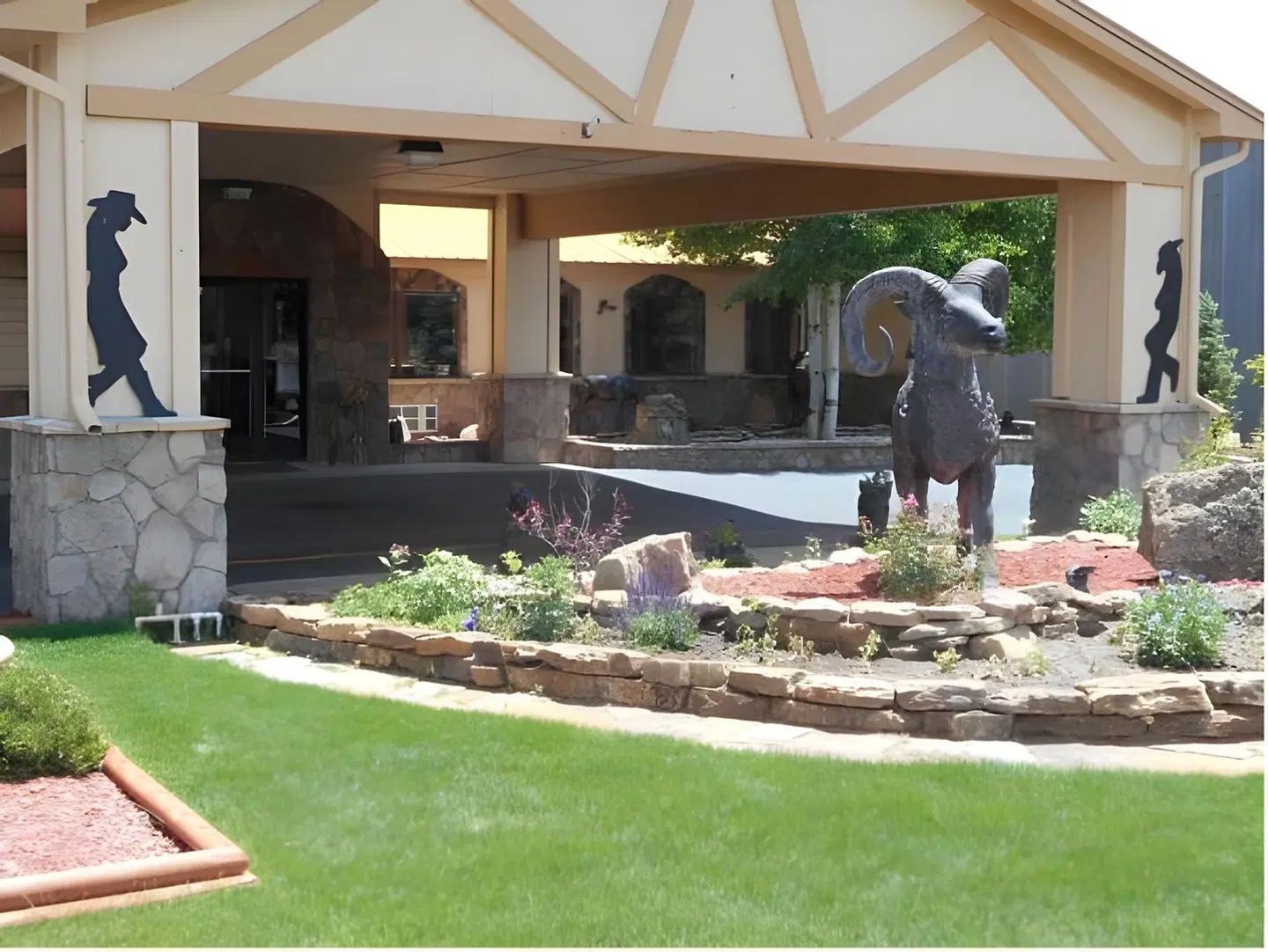 The Alpine Inn & Suites Terrasse