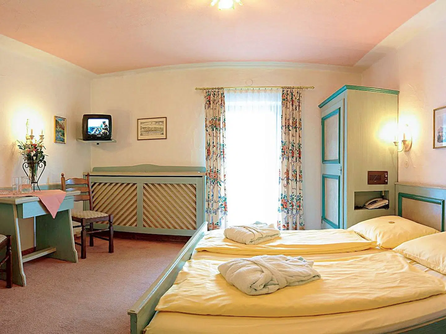 Hotel Alpine Palace ROOM_EXAMPLE