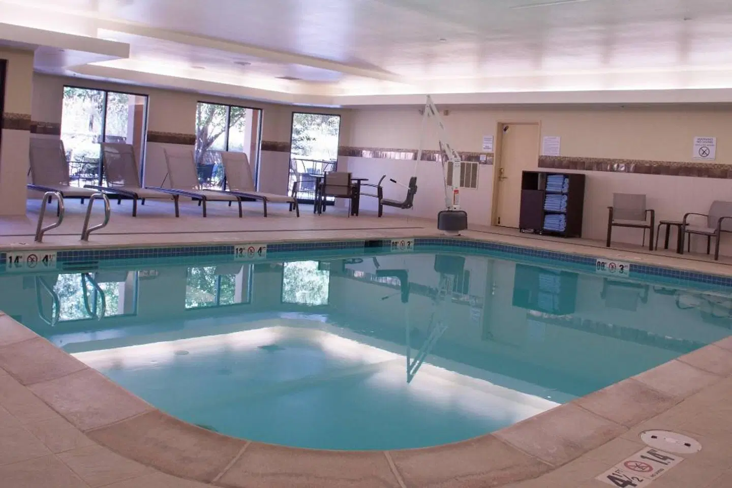 Courtyard by Marriott Colorado Springs South Hallenbad