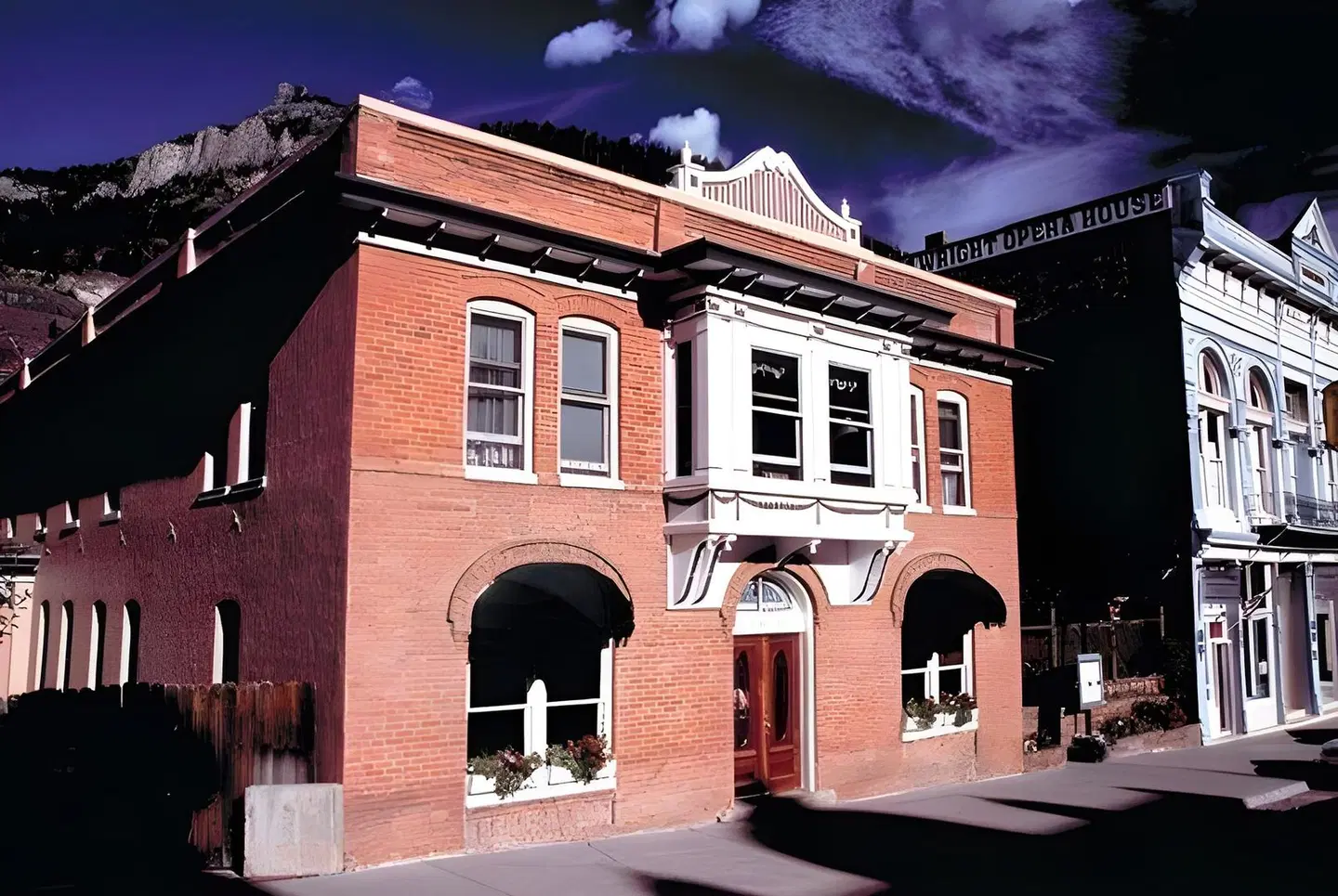 St. Elmo Hotel EXTERIOR