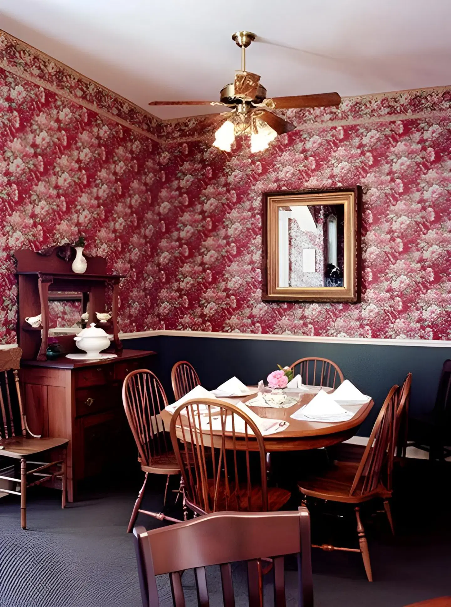 St. Elmo Hotel Restaurant