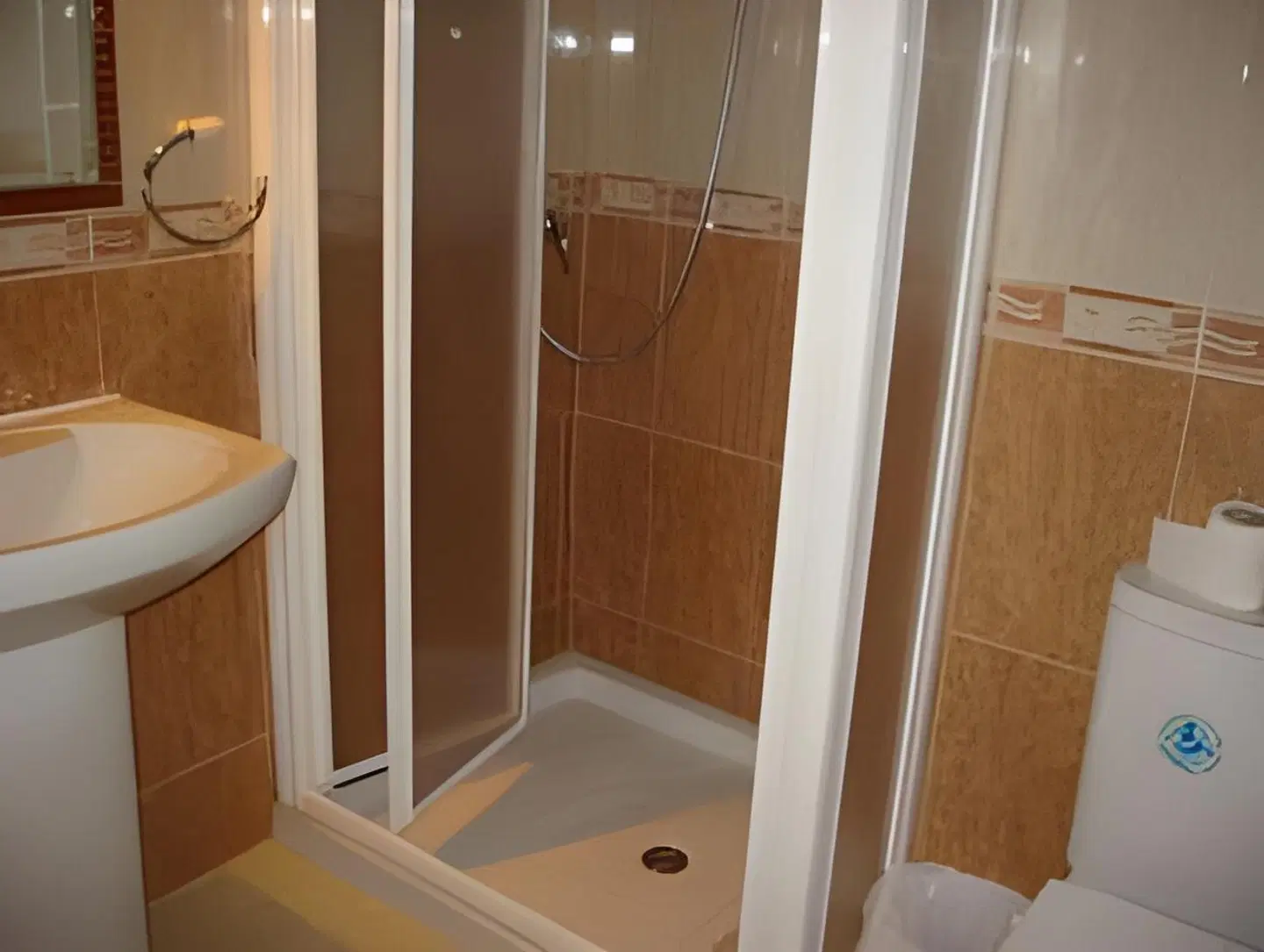 Hostal Maribel Badezimmer