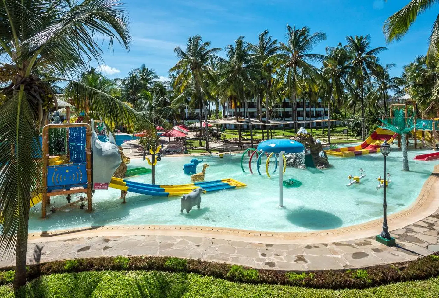 PrideInn Paradise Beach Resort & Spa, Mombasa OUTDOOR_POOL