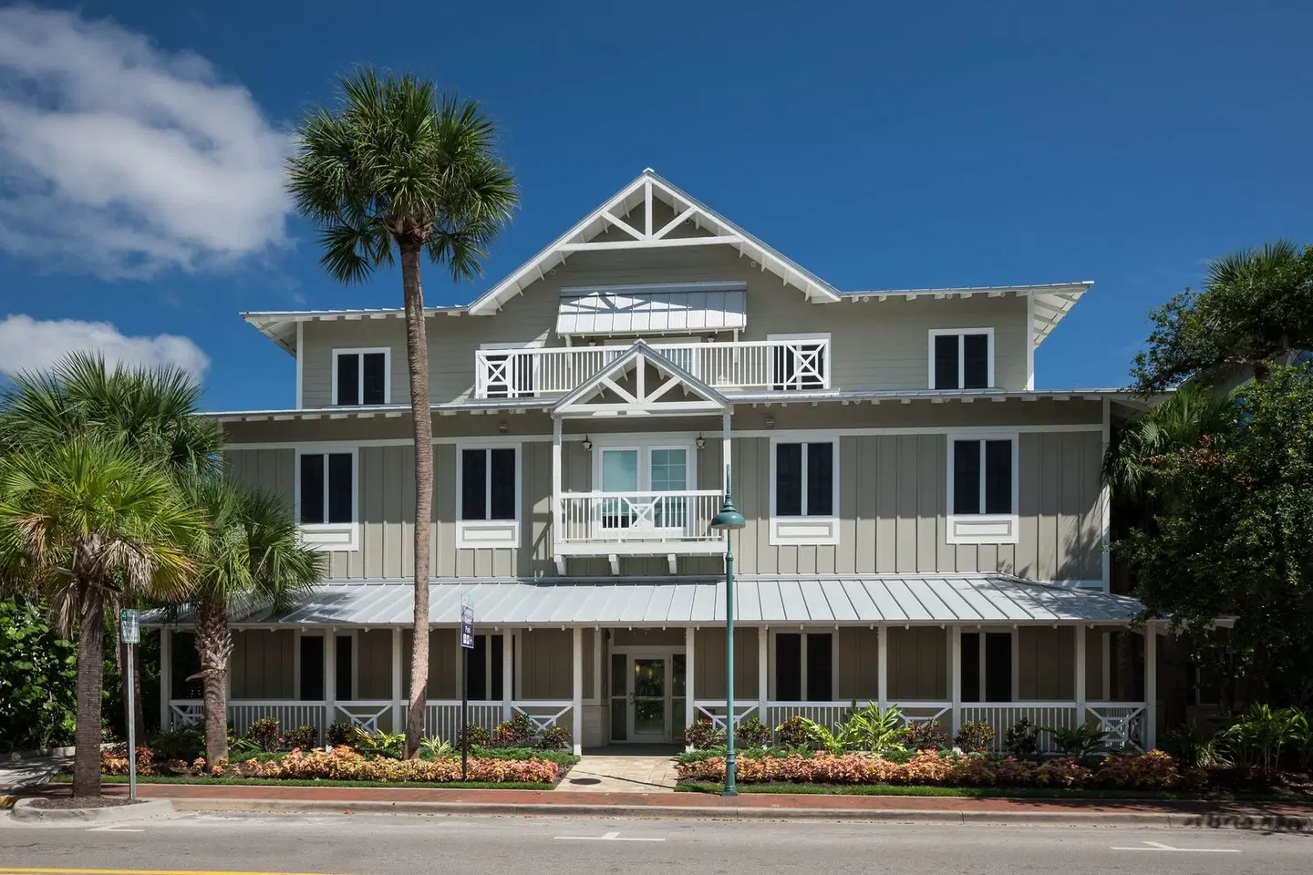 Hampton Inn New Smyrna Beach EXTERIOR