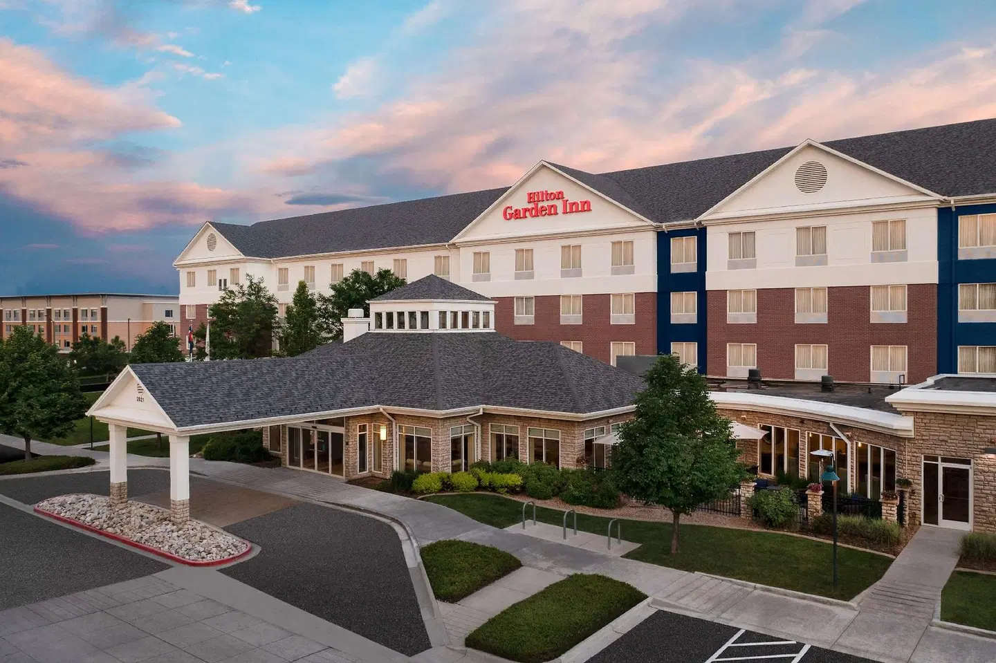 Hilton Garden Inn Fort Collins EXTERIOR