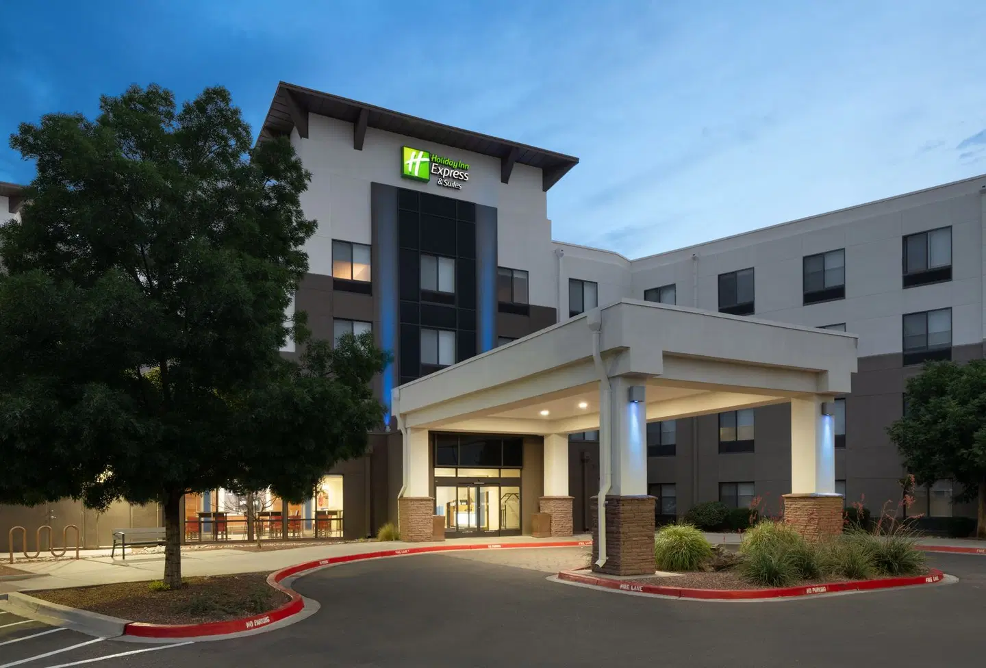 Holiday Inn Express & Suites Albuquerque Historic Old Town by IHG EXTERIOR