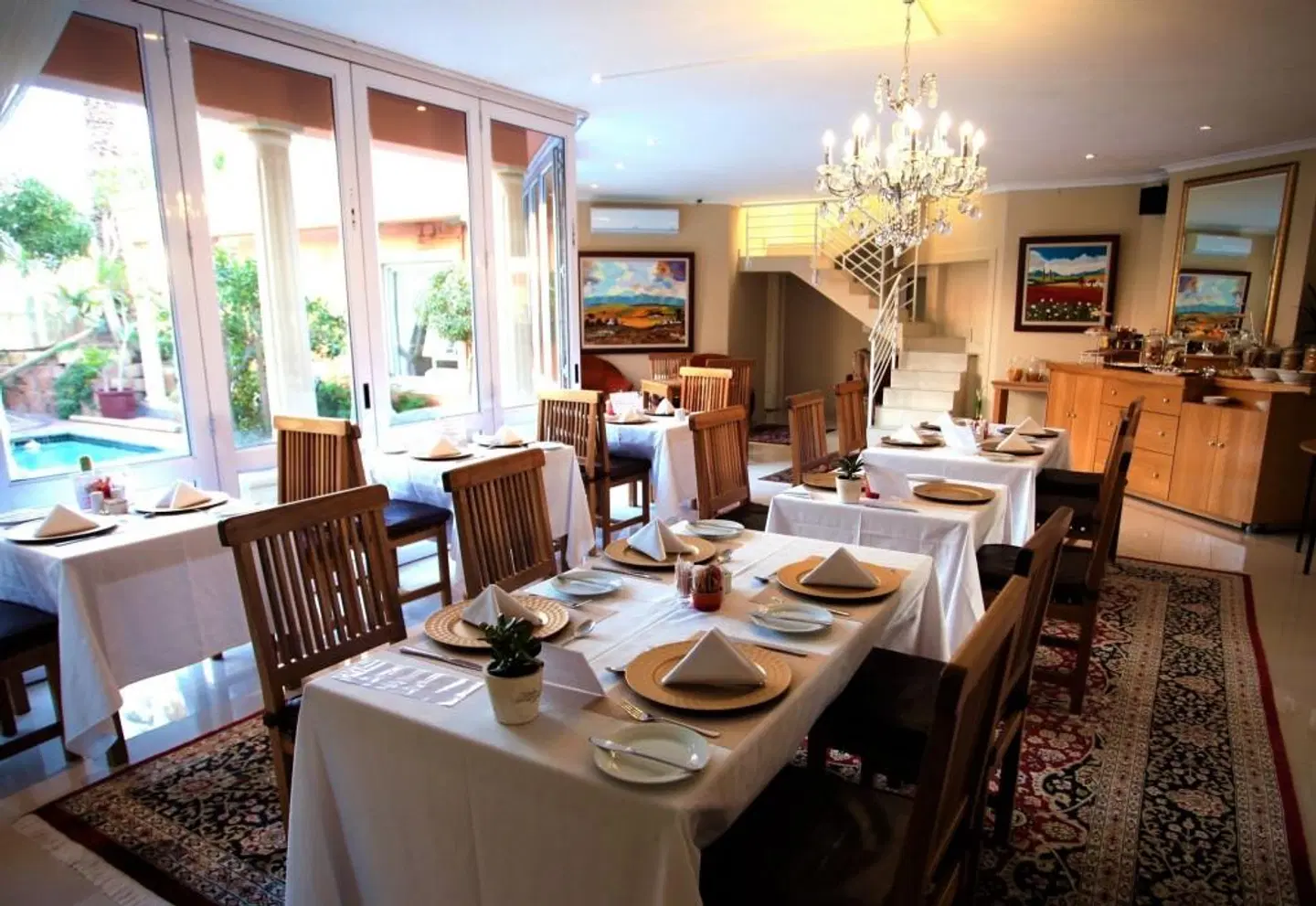 Cinnamon House Bed and Breakfast Restaurant
