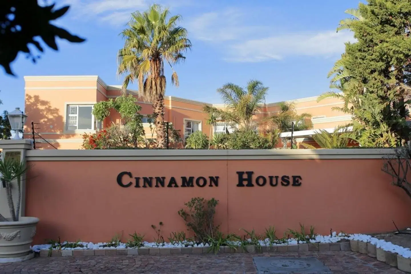 Cinnamon House Bed and Breakfast EXTERIOR