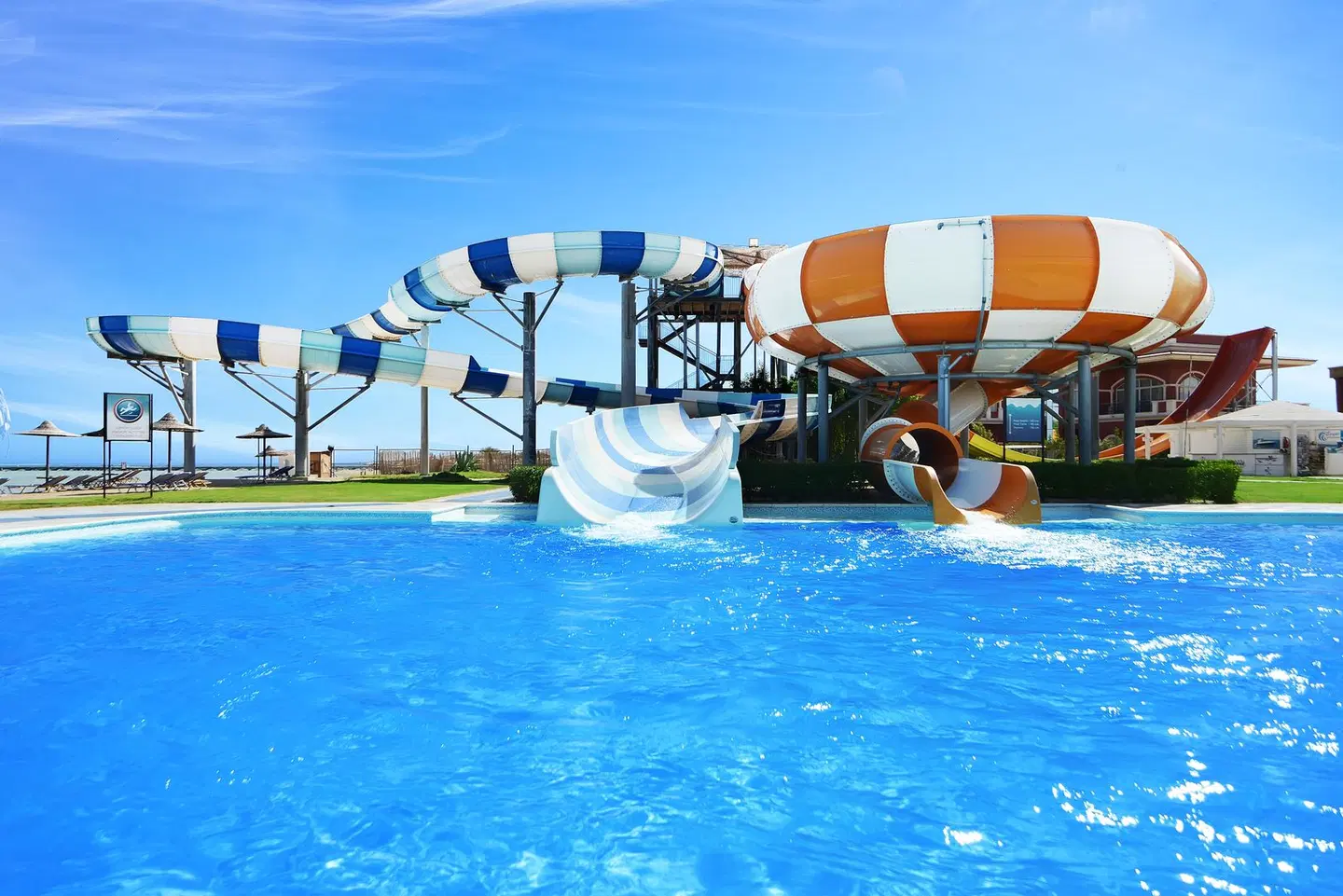JAZ Aquamarine OUTDOOR_POOL