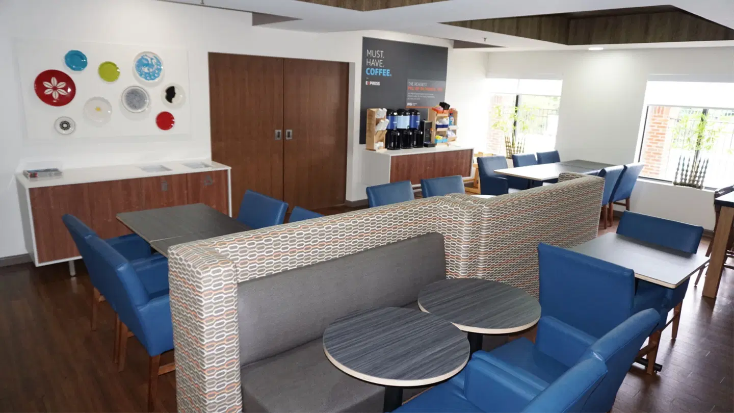 Holiday Inn Express & Suites Greensboro-East by IHG LOUNGE_LOBBY