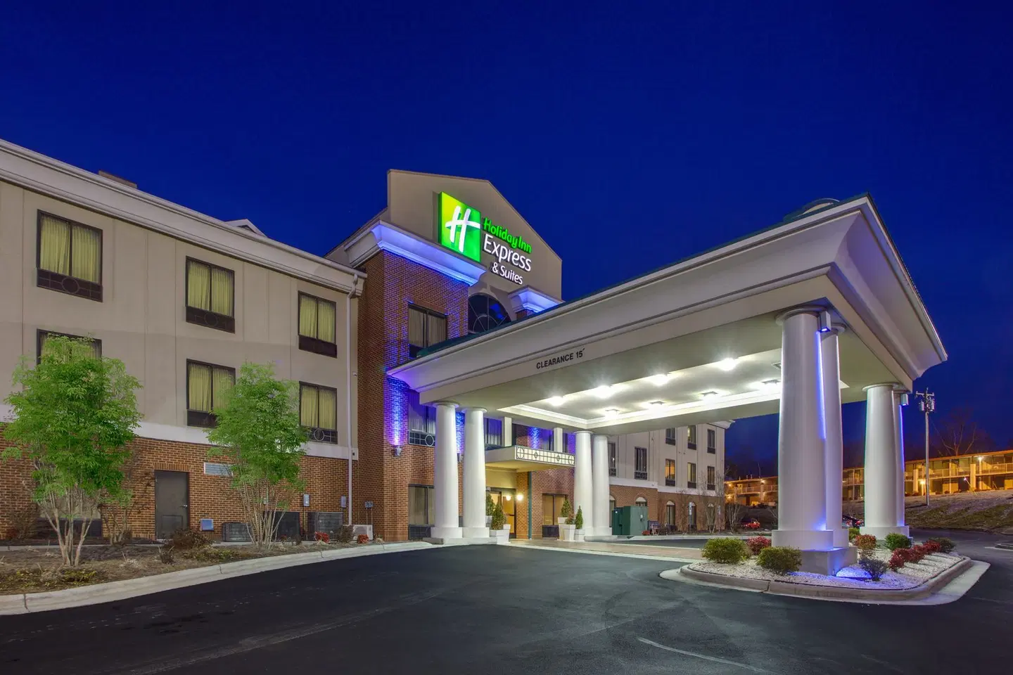 Holiday Inn Express & Suites Greensboro-East by IHG EXTERIOR