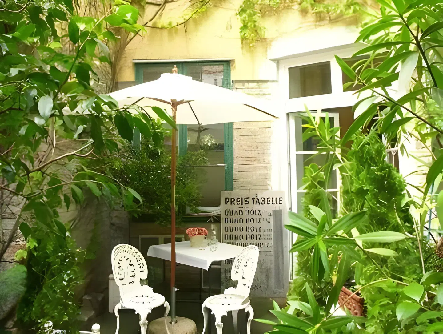 Fink Low Budget Rooms Garten