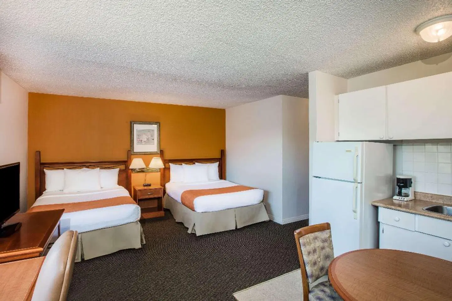 Howard Johnson by Wyndham Victoria ROOM_EXAMPLE