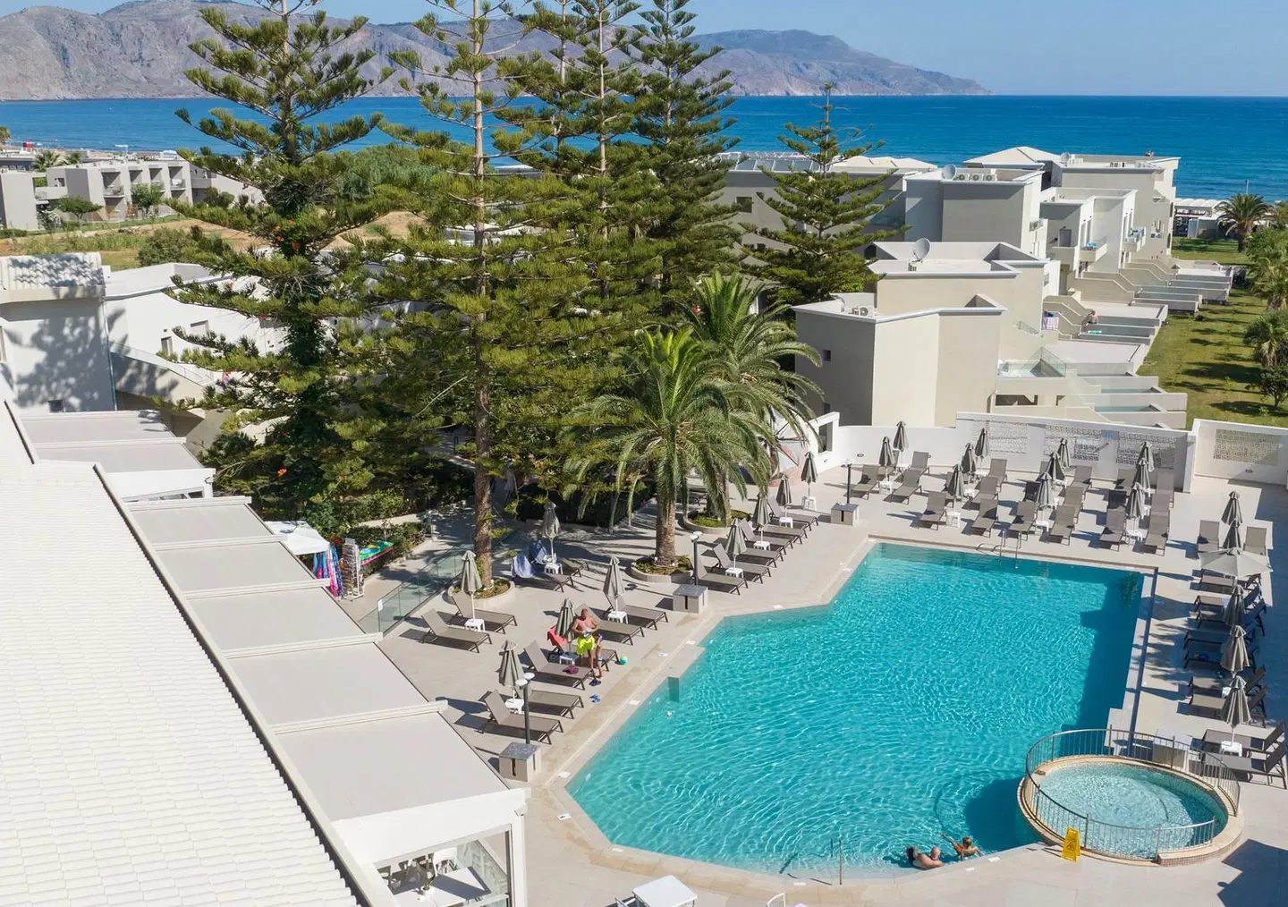 Vantaris Luxury Beach Resort OUTDOOR_POOL